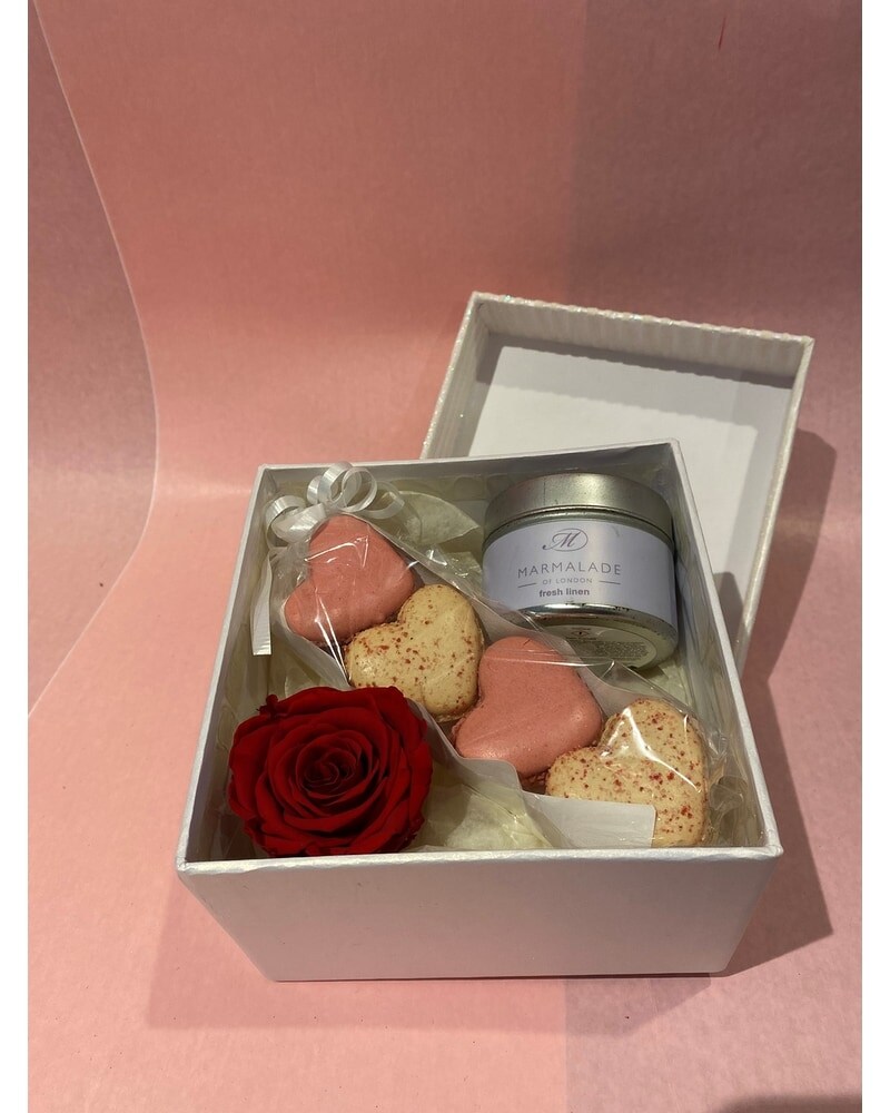 FOREVER ROSE SWEET LOVE